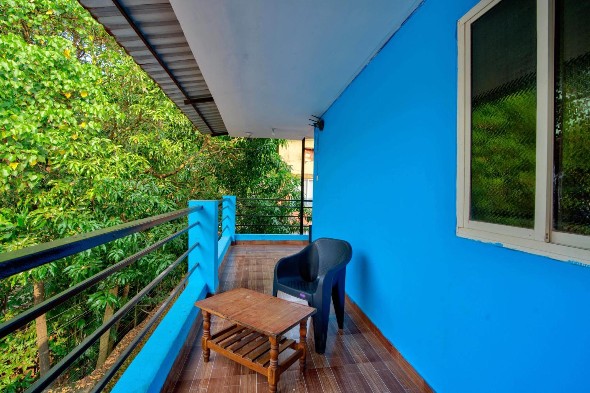 Hotel Savita Calangute Esterno foto