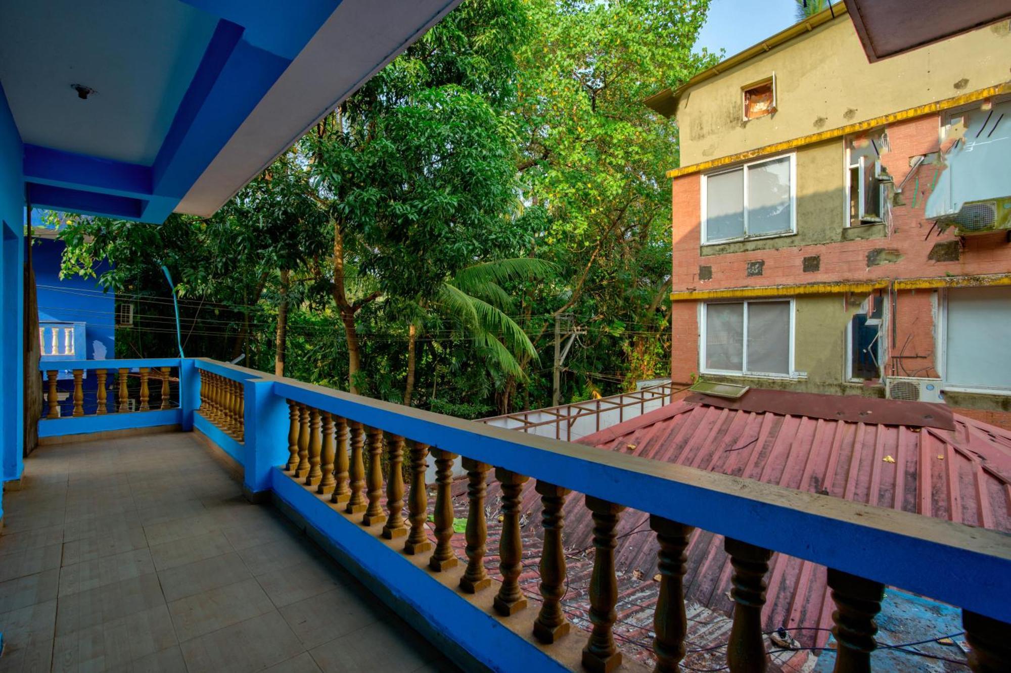 Hotel Savita Calangute Esterno foto